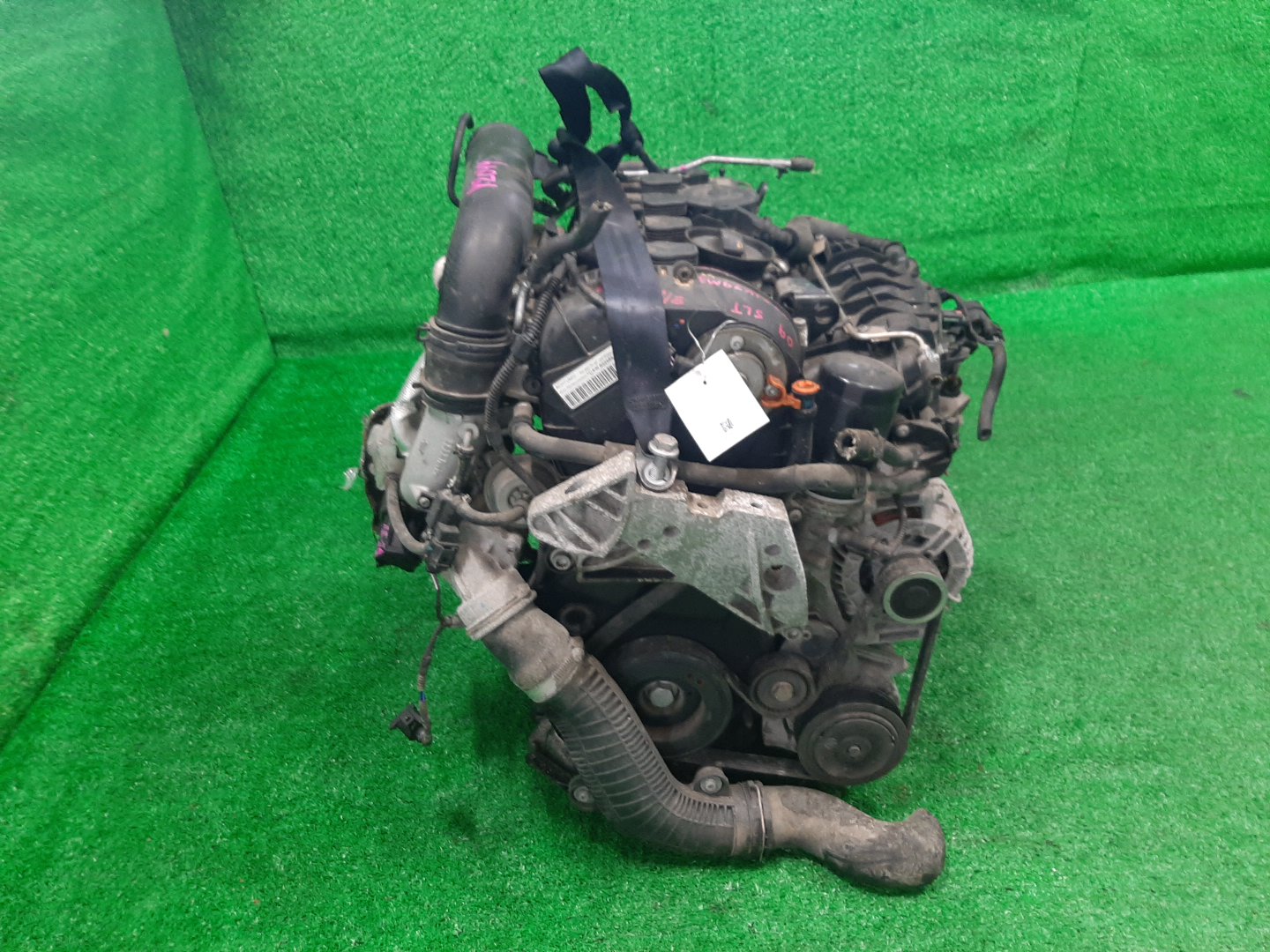 Двигатель VOLKSWAGEN GOLF, OCTAVIA, TIGUAN, JETTA, PASSAT, A3 1K1, 1Z3, 1Z5, A5, 5N1, 5N2, NF, 1K5, 1K2, 3C2, 3C, B6, 3C5, 8PA, 8P7 CAWB 032966 2 ракурс
