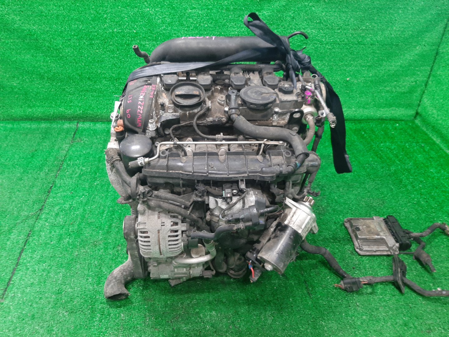 Двигатель VOLKSWAGEN GOLF, OCTAVIA, TIGUAN, JETTA, PASSAT, A3 1K1, 1Z3, 1Z5, A5, 5N1, 5N2, NF, 1K5, 1K2, 3C2, 3C, B6, 3C5, 8PA, 8P7 CAWB 032966 4 ракурс