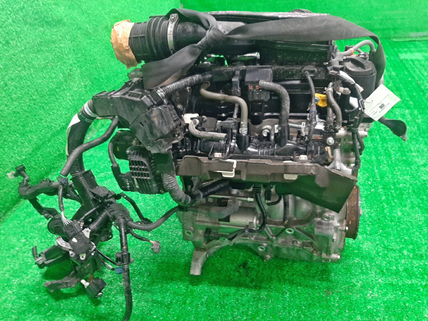 Двигатель HONDA VEZEL RU1 L15B TURBO 3 ракурс