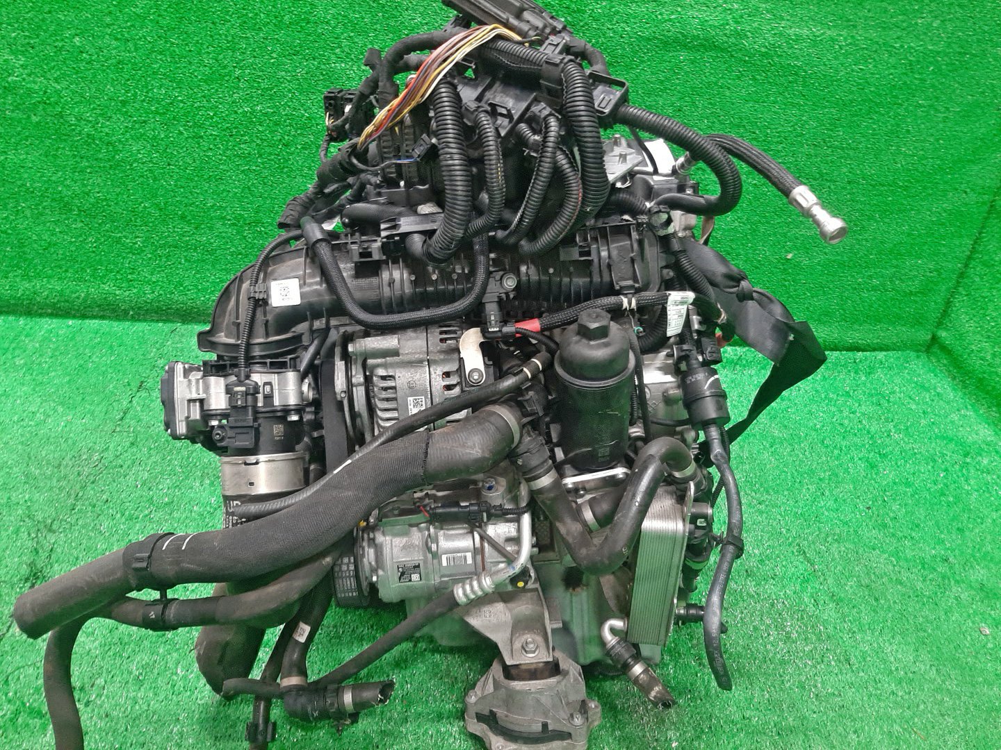 Двигатель BMW 1-Series F20 B38B15A F9291732 4 ракурс