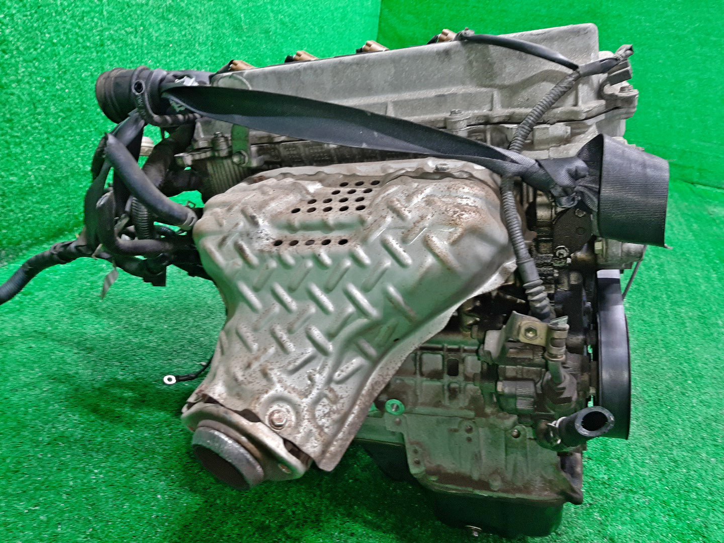 Двигатель TOYOTA COROLLA FIELDER ZZE122G 1ZZ-FE MEX 3 ракурс