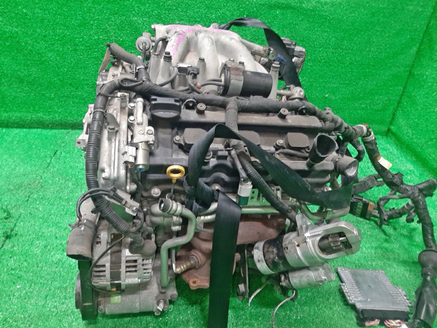 Двигатель NISSAN TEANA J31 VQ23DE 242531A 4 ракурс Двигатель NISSAN TEANA J31 VQ23DE 242531A 4 ракурс