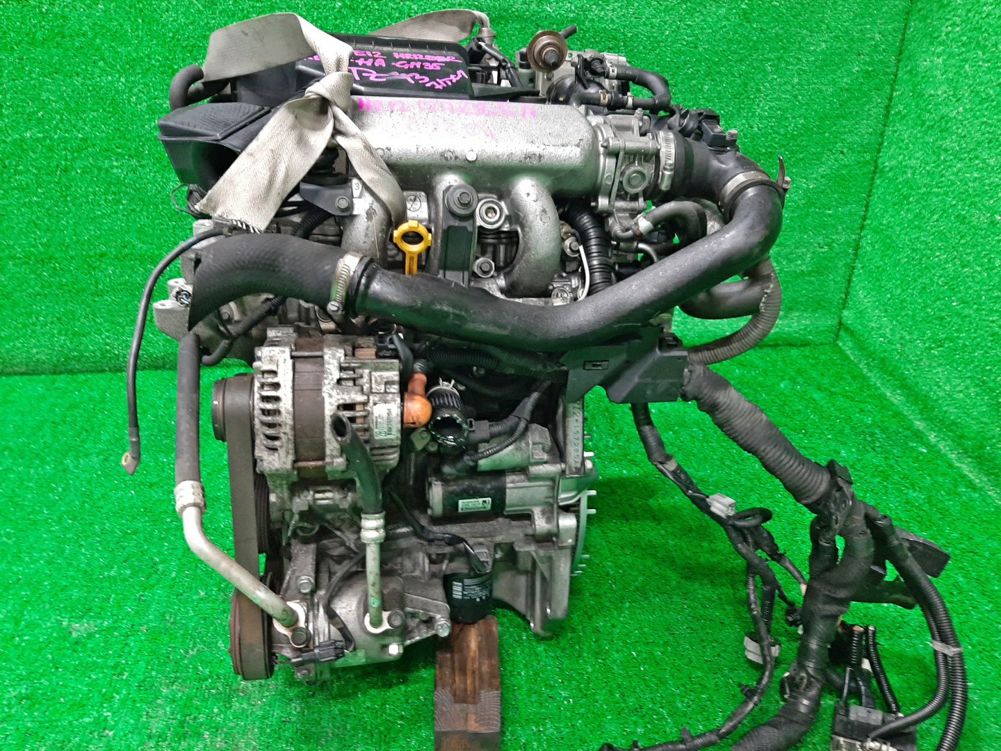 Двигатель NISSAN NOTE E12 HR12DDR 157285A 4 ракурс