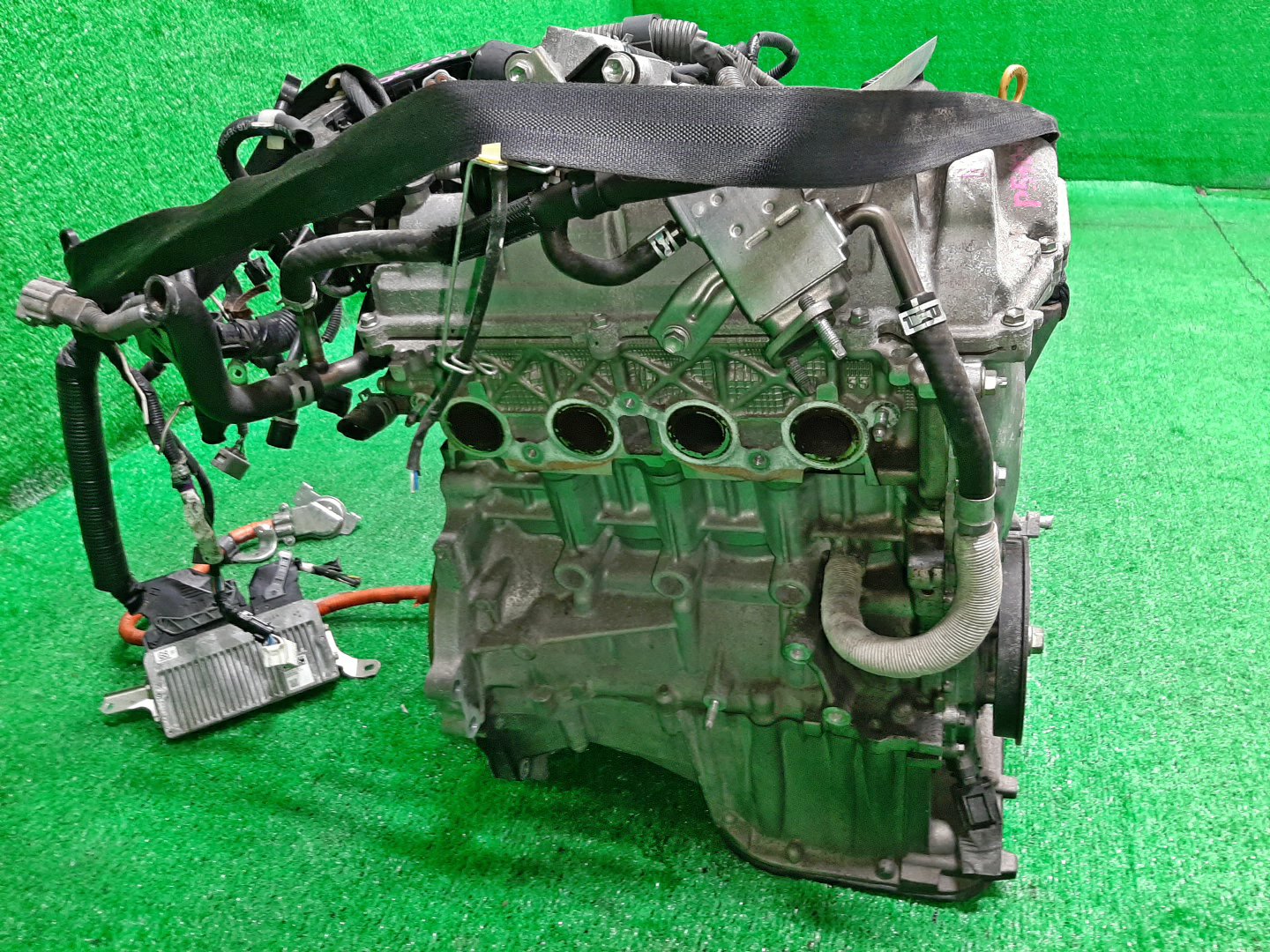 Двигатель TOYOTA AQUA NHP10 1NZ-FXE 7292511 3 ракурс Двигатель TOYOTA AQUA NHP10 1NZ-FXE 7292511 3 ракурс