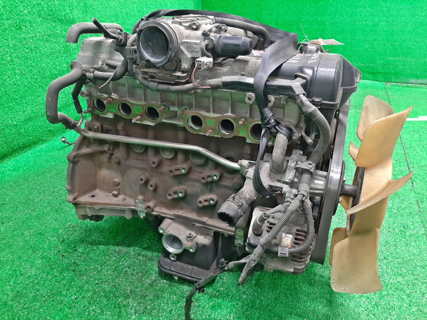 Двигатель TOYOTA CROWN JZS179 2JZ-GE VVTI 3 ракурс