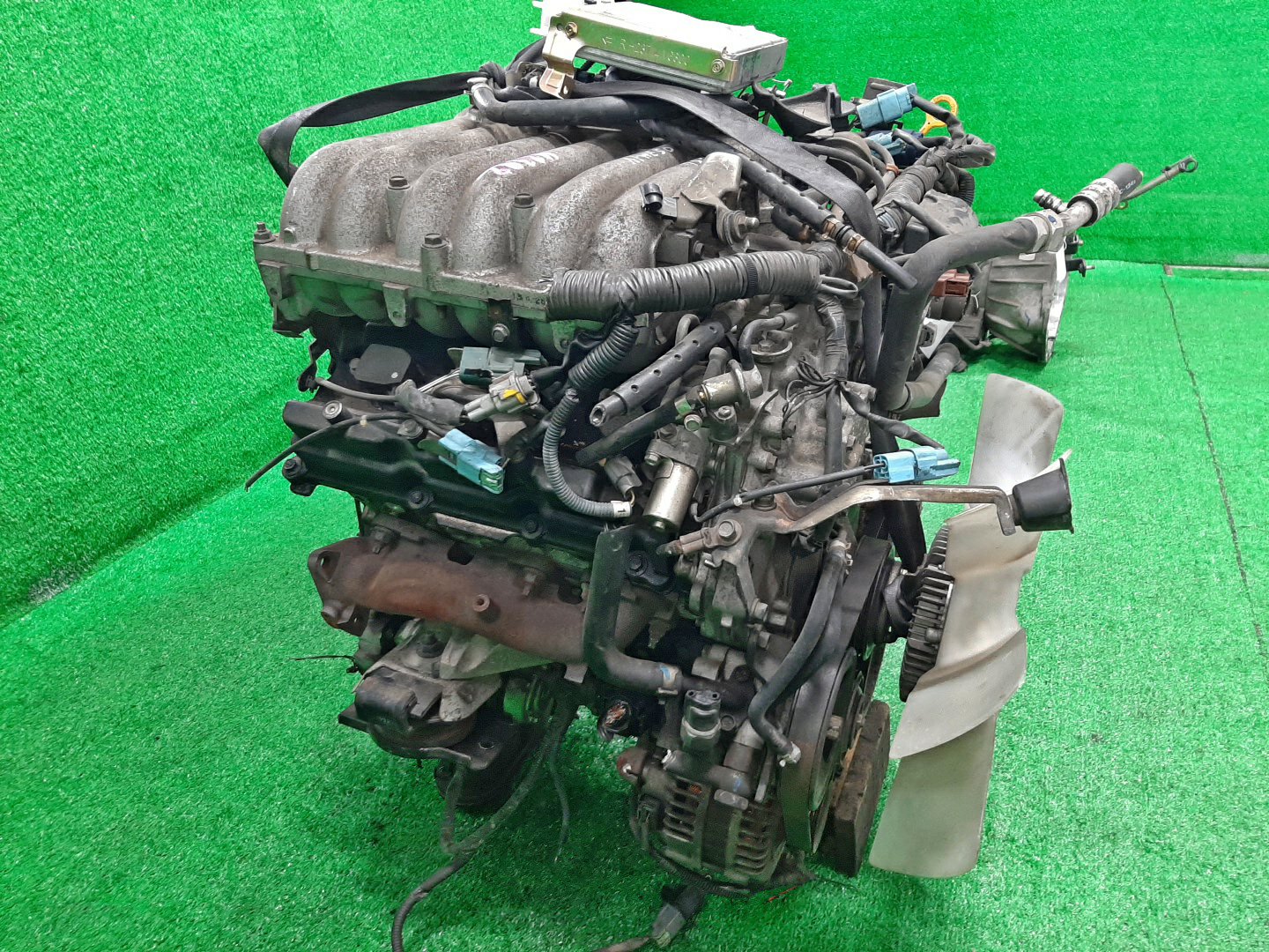 Двигатель NISSAN ELGRAND APWE50 VQ35DE 263516A 3 ракурс