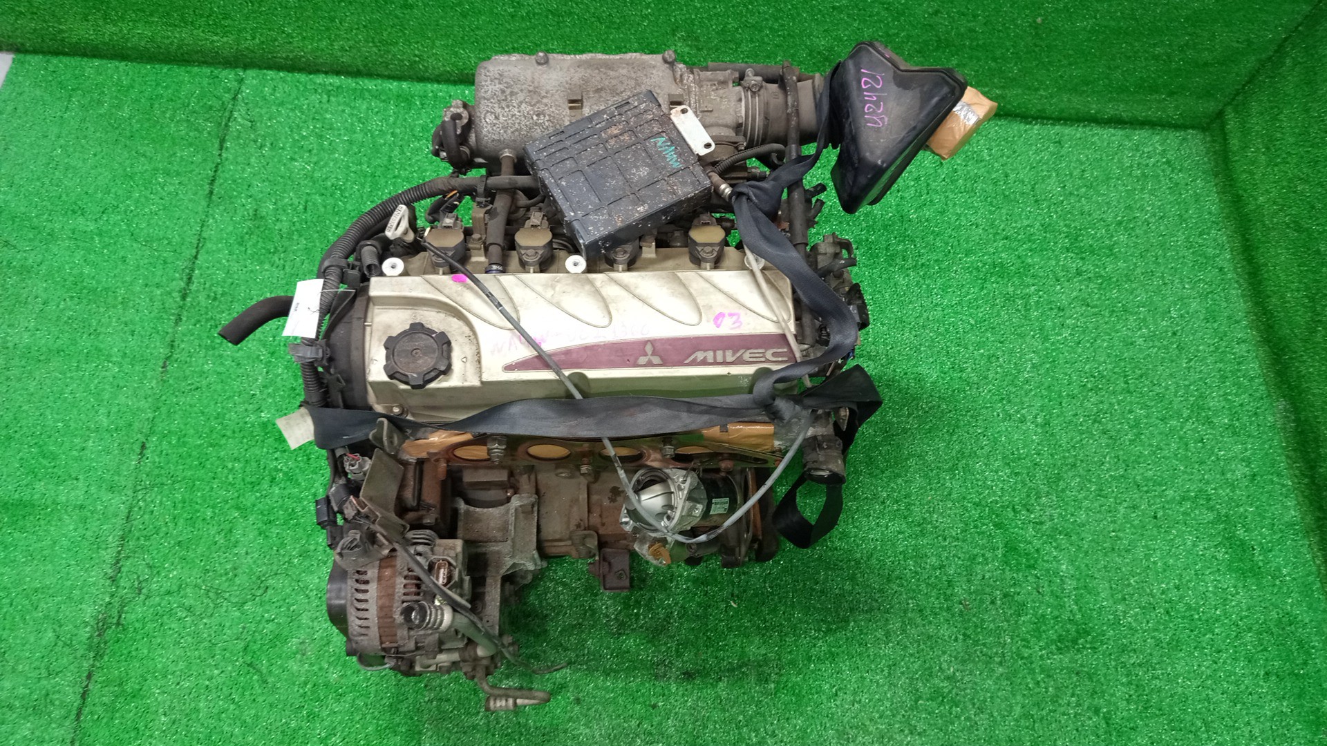 Двигатель MITSUBISHI GRANDIS NA4W 4G69 JS9948 1 ракурс Двигатель MITSUBISHI GRANDIS NA4W 4G69 JS9948 1 ракурс