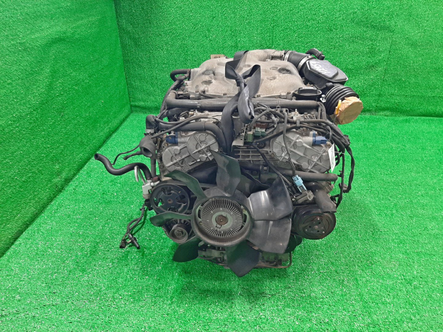 Двигатель NISSAN SKYLINE, STAGEA HV35, HM35 VQ30DD 580880B 2 ракурс