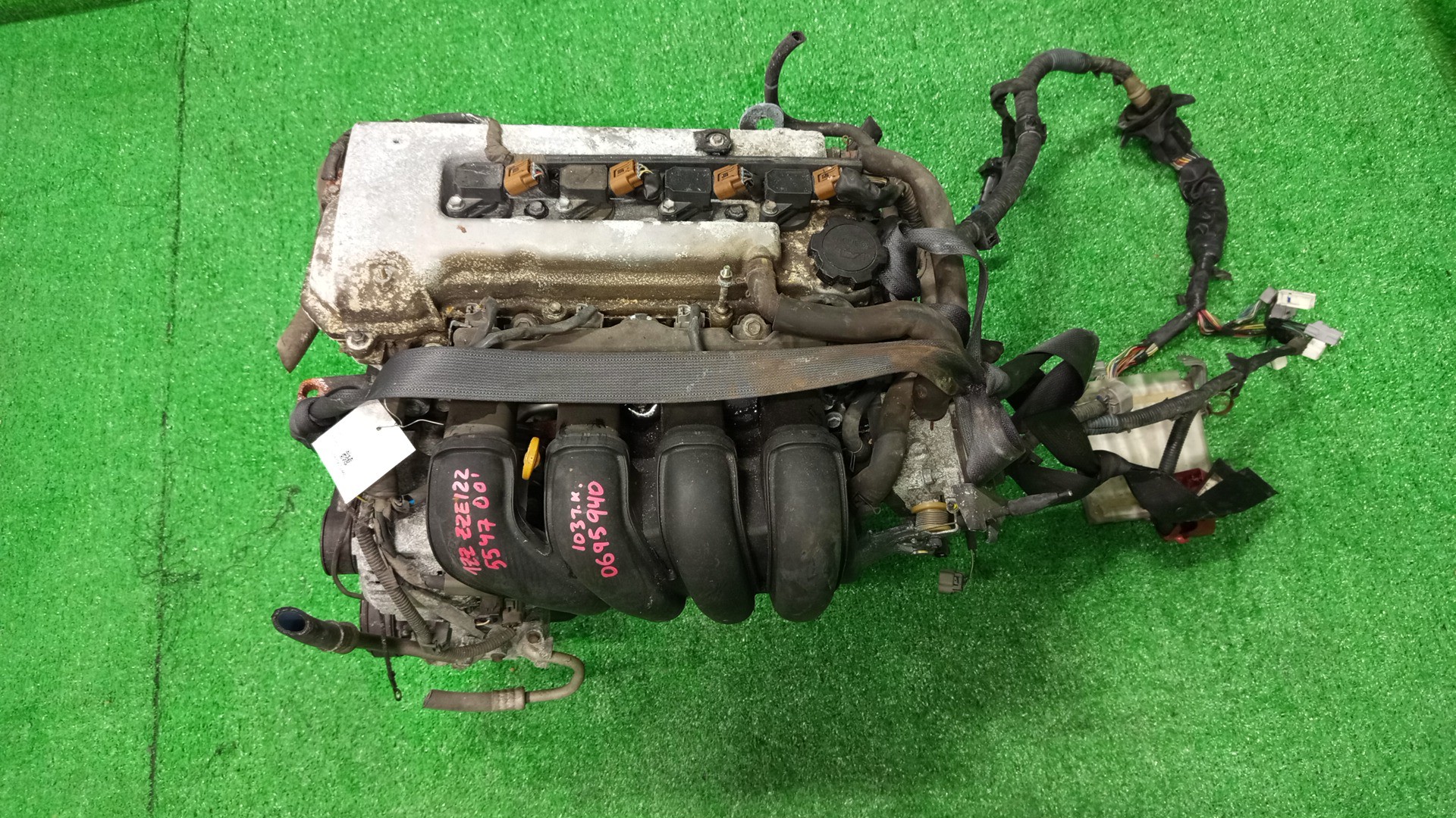 Двигатель TOYOTA COROLLA FIELDER ZZE122G 1ZZ-FE MEX 1 ракурс