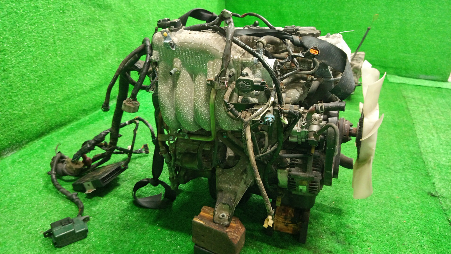 Двигатель SUZUKI ESCUDO, PROCEED LEVANTE TA52W, TL52W, TD52W, TF52W, TJ52W J20A 181549 3 ракурс