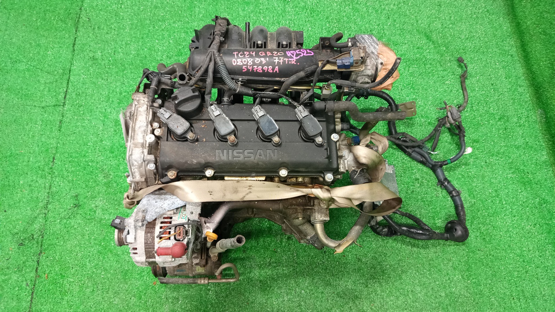 Двигатель NISSAN SERENA TC24 QR20DE 547898A 1 ракурс