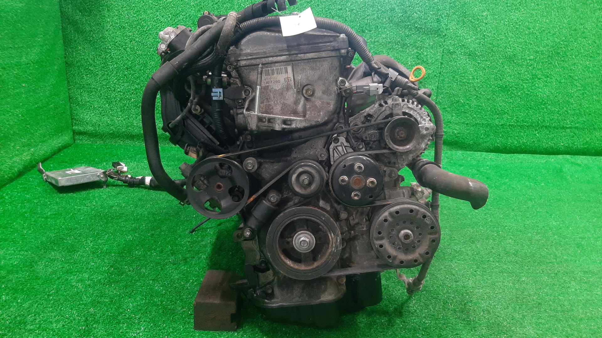 Двигатель TOYOTA AVENSIS AZT250 1AZ-FSE 5112908 2 ракурс