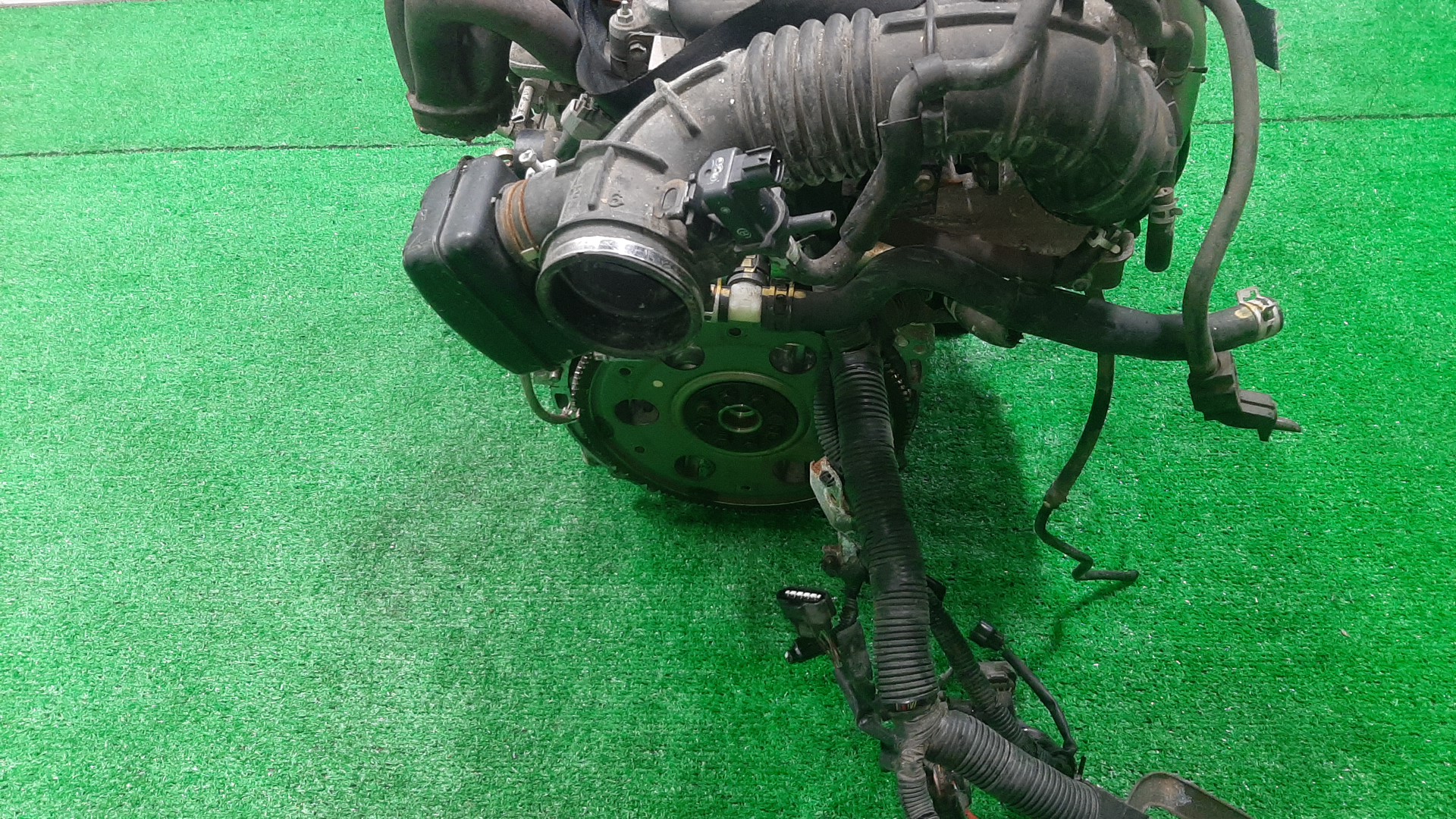Двигатель TOYOTA AVENSIS AZT250 1AZ-FSE 5112908 5 ракурс