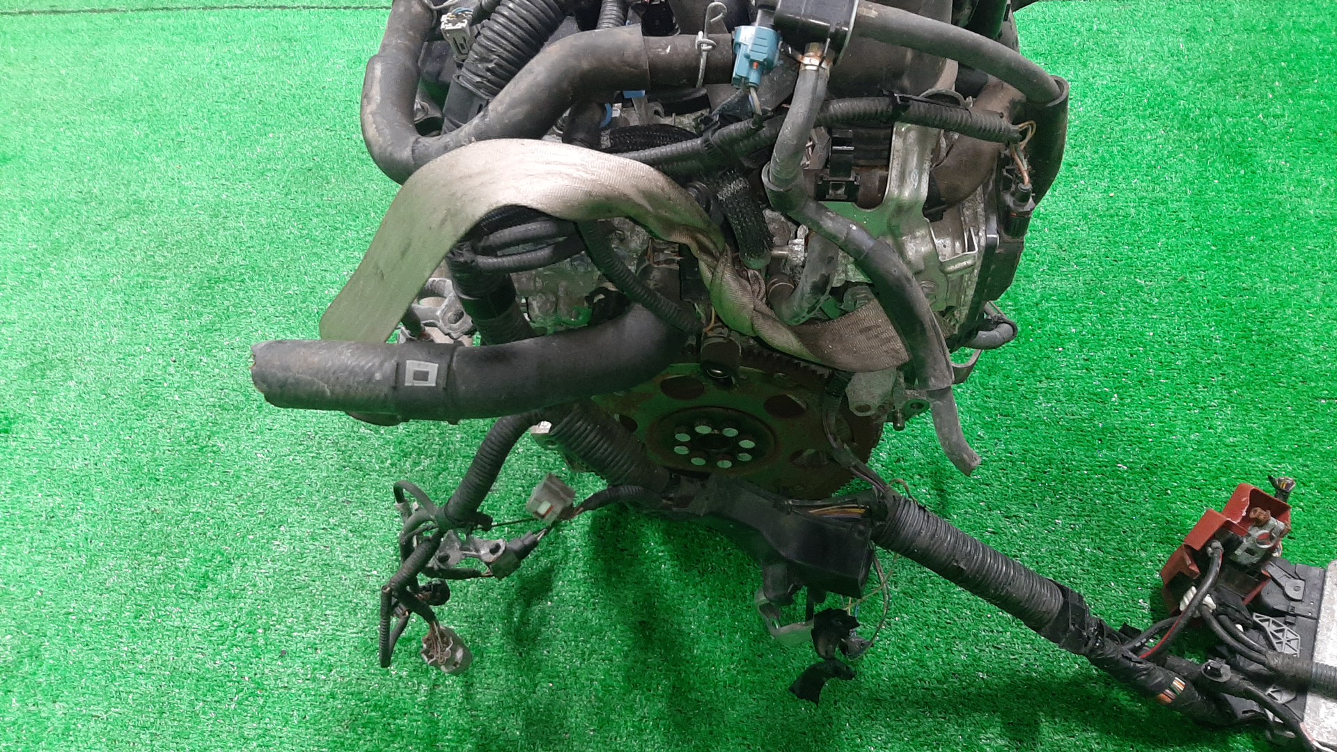 Двигатель TOYOTA VITZ NSP135 1NR-FE 8063031 5 ракурс