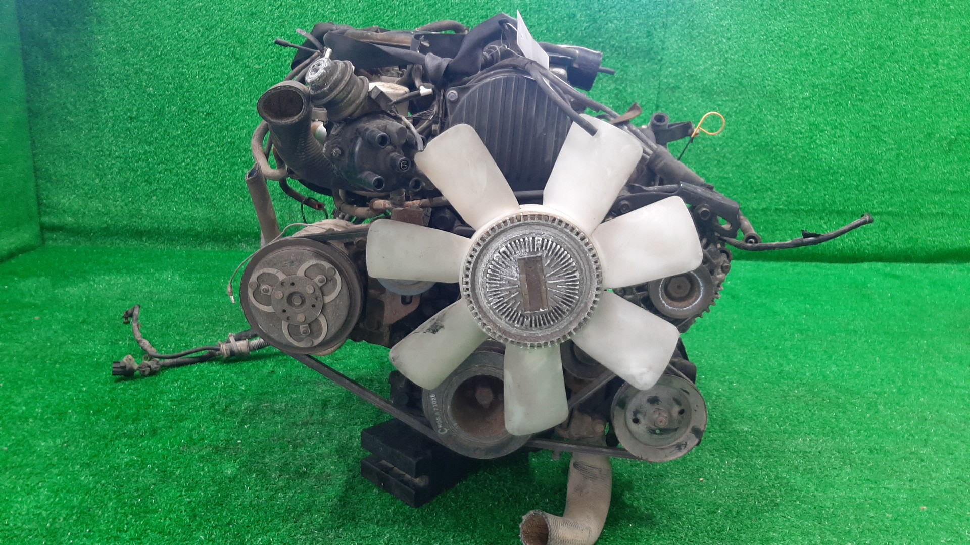 Двигатель MAZDA BONGO SE88M F8 CARB 2 ракурс