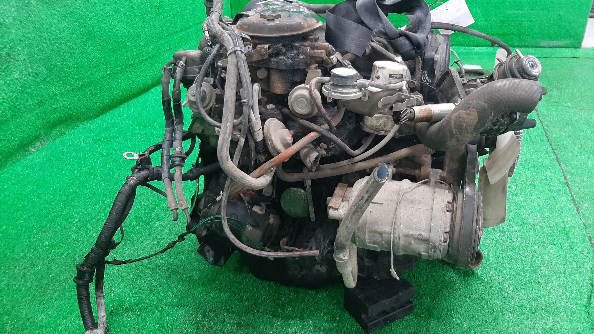 Двигатель MAZDA BONGO SE88M F8 CARB 4 ракурс