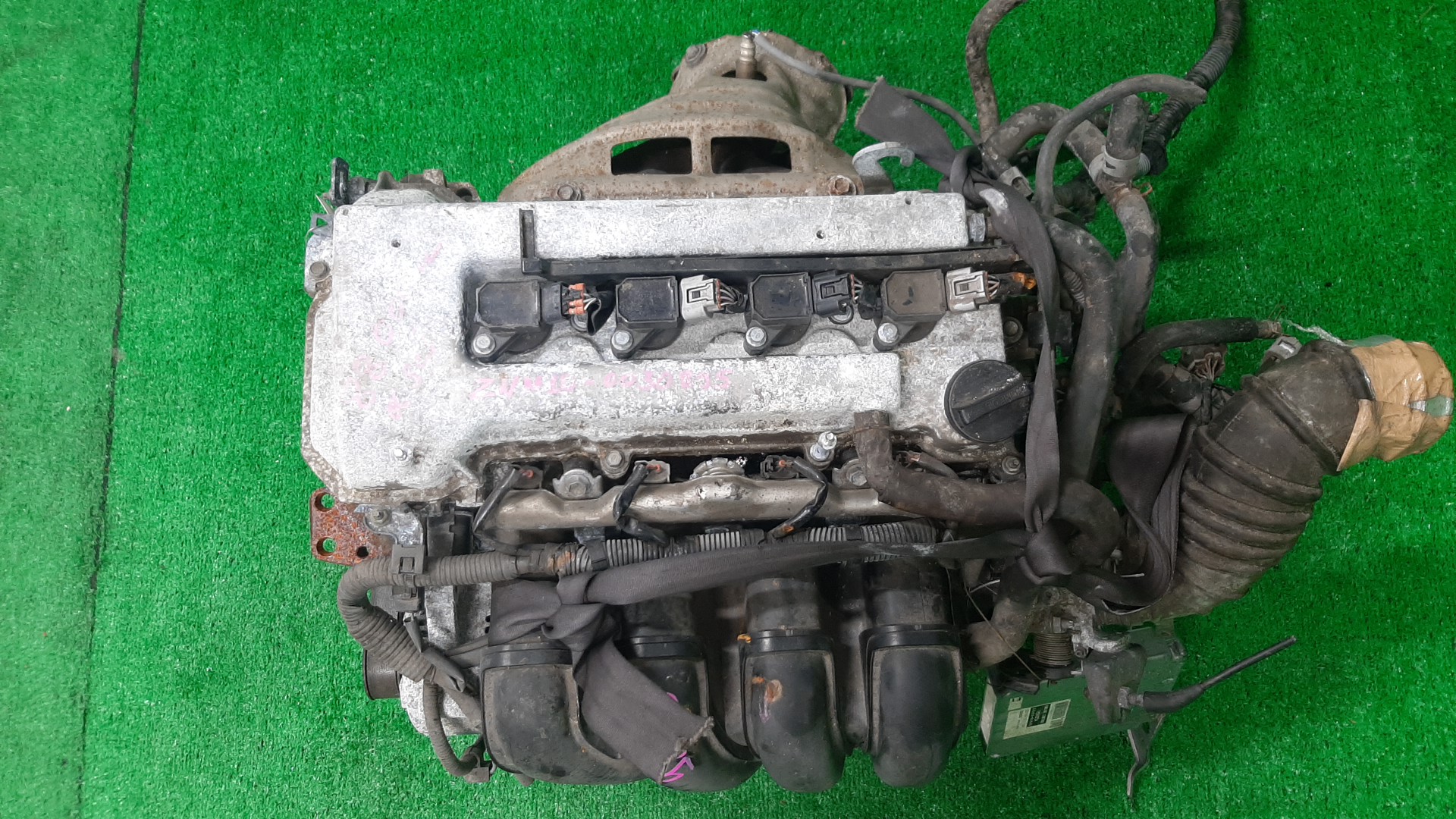 Двигатель TOYOTA CALDINA, CELICA, COROLLA, PREMIO, COROLLA SPACIO, ISIS, WISH, ALLION, COROLLA FIELDER, ALLEX, COROLLA RUNX, WILL VS, FIELDER ZGE20W, ZZT240, ZZT241W, ZZT230, ZZE122, ZNM10, ZNM10W, ZNM10G, ZNE10, ZNE10G, ZZE127 1ZZ-FE MEX 1 ракурс