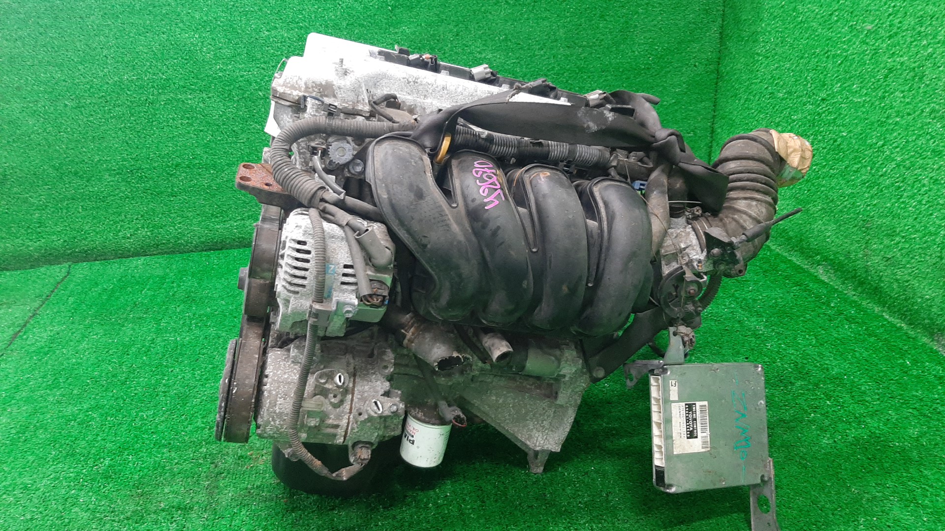 Двигатель TOYOTA CALDINA, CELICA, COROLLA, PREMIO, COROLLA SPACIO, ISIS, WISH, ALLION, COROLLA FIELDER, ALLEX, COROLLA RUNX, WILL VS, FIELDER ZGE20W, ZZT240, ZZT241W, ZZT230, ZZE122, ZNM10, ZNM10W, ZNM10G, ZNE10, ZNE10G, ZZE127 1ZZ-FE MEX 3 ракурс