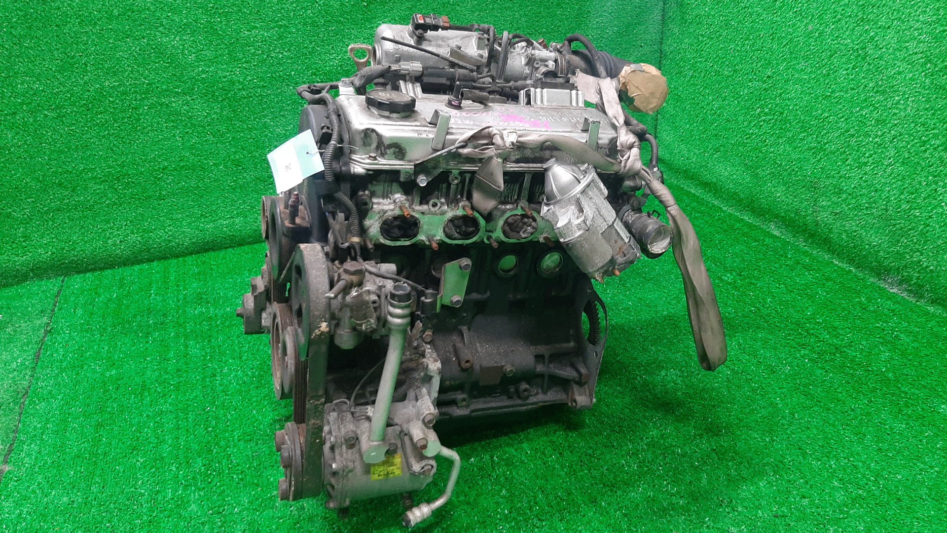 Двигатель MITSUBISHI AIRTREK, OUTLANDER CU2W 4G63 KAT 3 ракурс