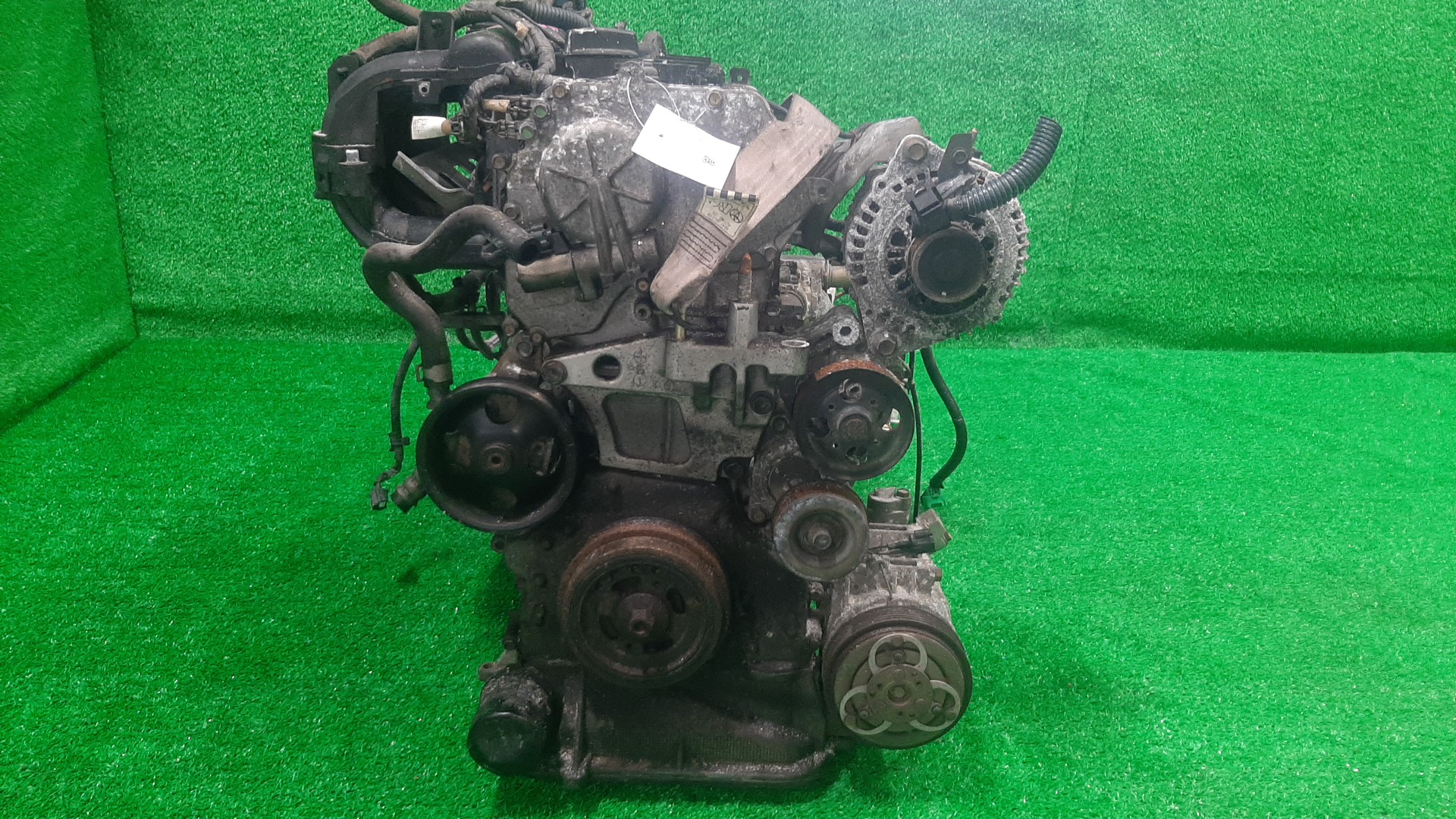 Двигатель NISSAN SERENA TC24 QR20DE PLASTIC 2 ракурс