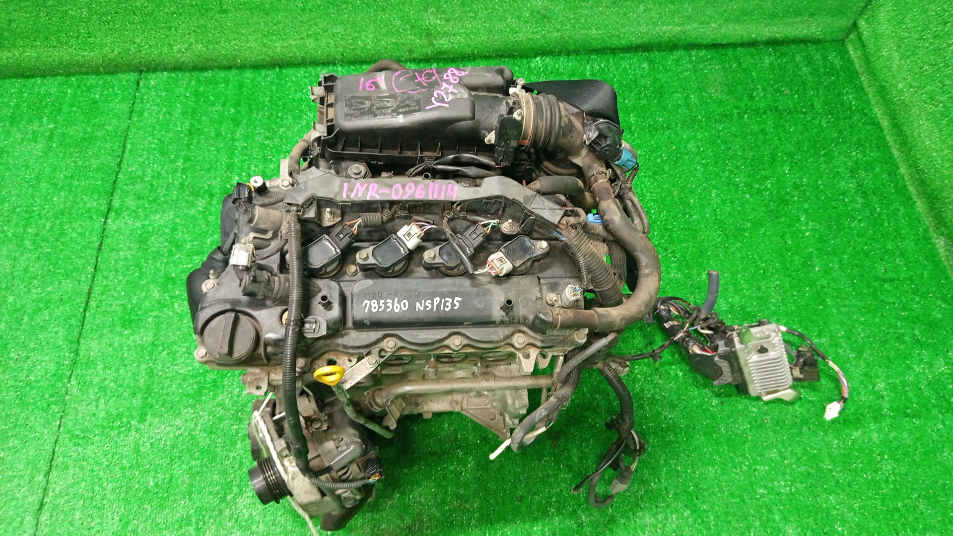 Двигатель TOYOTA VITZ NSP135 1NR-FE 0961114 1 ракурс