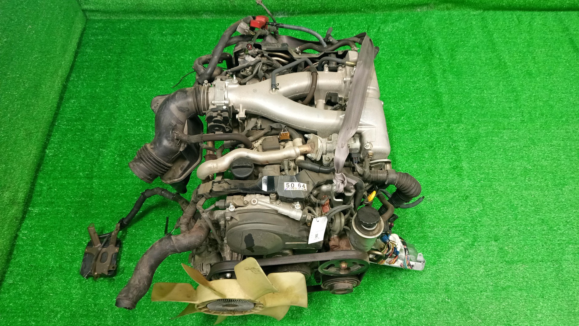 Двигатель TOYOTA CROWN, CROWN MAJESTA, CROWN ATHLETE JZS175W, JZS175 2JZ-FSE 1061174 1 ракурс