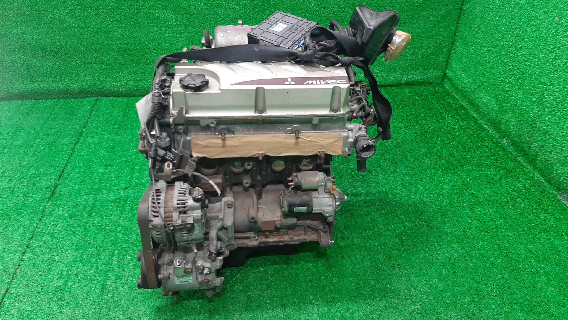Двигатель MITSUBISHI GRANDIS NA4W 4G69 HX3800 4 ракурс Двигатель MITSUBISHI GRANDIS NA4W 4G69 HX3800 4 ракурс