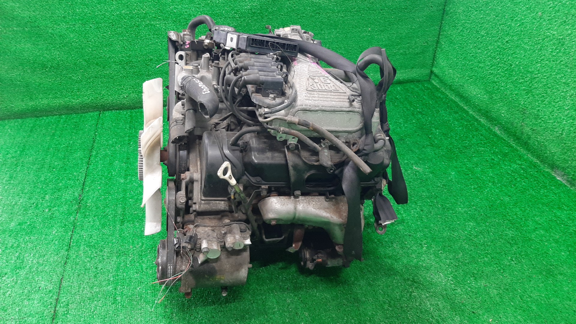 Двигатель MITSUBISHI DELICA PD6W, PF6W 6G72 KAT 4 ракурс