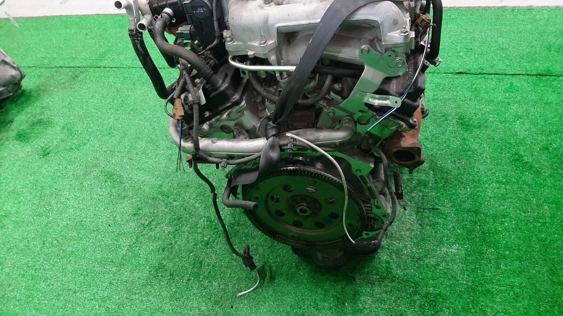 Двигатель NISSAN ELGRAND APWE50 VQ35DE 007259Q 5 ракурс