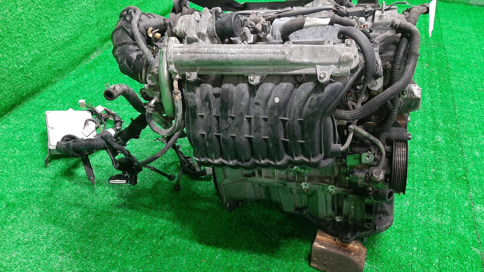 Двигатель TOYOTA AVENSIS AZT250 1AZ-FSE 5602581 4 ракурс