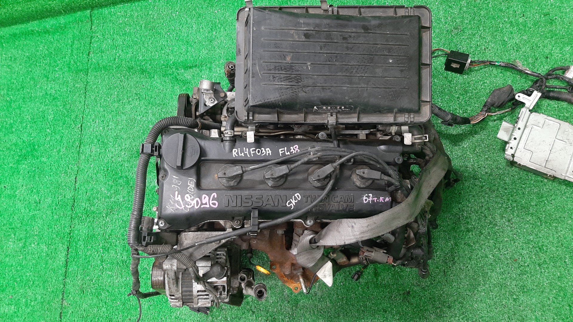 Двигатель NISSAN MARCH K11 CG10DE 265477B 1 ракурс