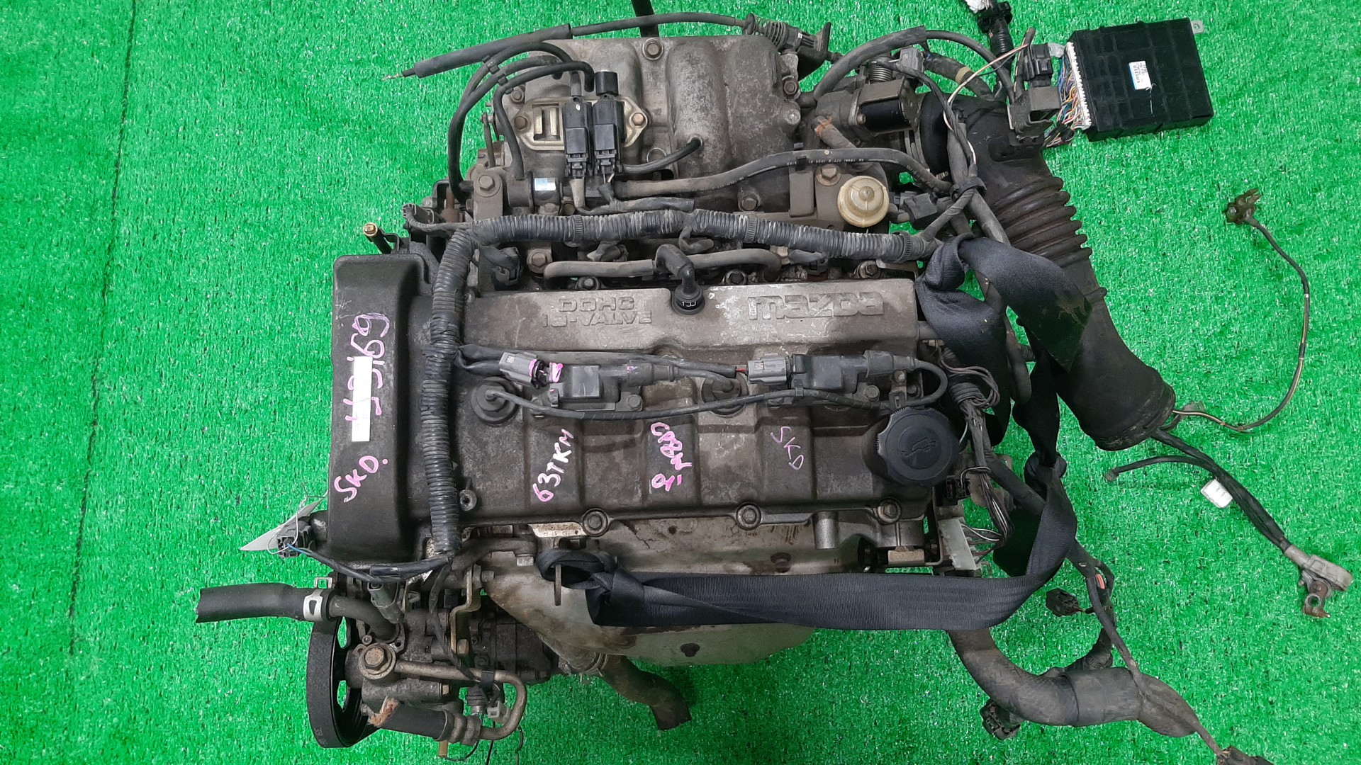 Двигатель MAZDA PREMACY CP8W FP-DE 770992 1 ракурс