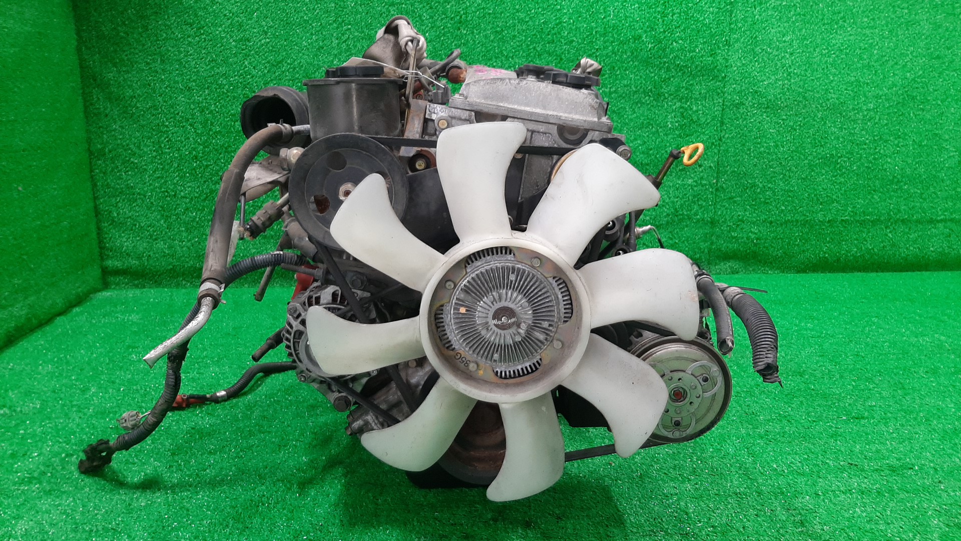 Двигатель NISSAN ATLAS H2F23, SH4F23, H4F23, SH2F23 KA20DE 089575X 2 ракурс