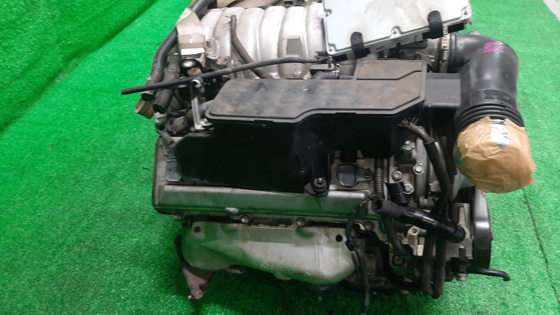 Двигатель TOYOTA CROWN MAJESTA UZS171, UZS175 1UZ-FE VVTI 4 ракурс