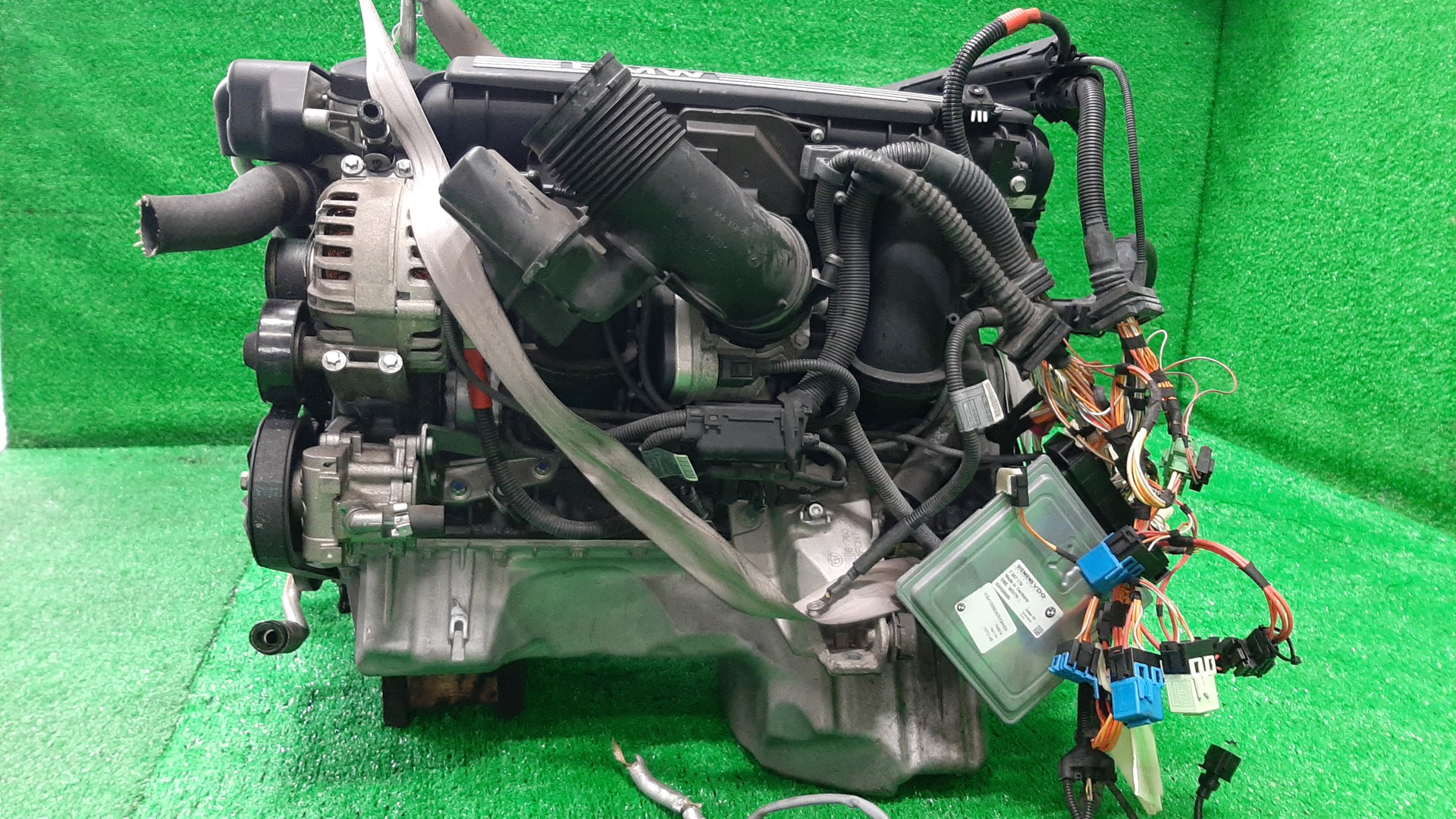 Двигатель BMW 5-Series, 3-Series, 323i, 325i, 525i E61, E60, E90, E91, E93, E92 N52B25AE N52B25AE 3 ракурс