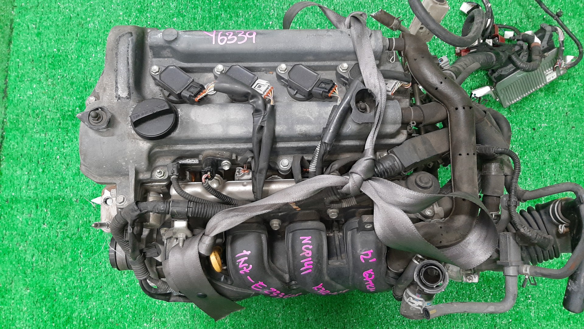Двигатель TOYOTA PROBOX, COROLLA FIELDER, PORTE, SUCCEED, SPADE, COROLLA  AXIO NCP160V, NZE161G, NCP141, NZE161 1NZ-FE ELECTRO 1 ракурс