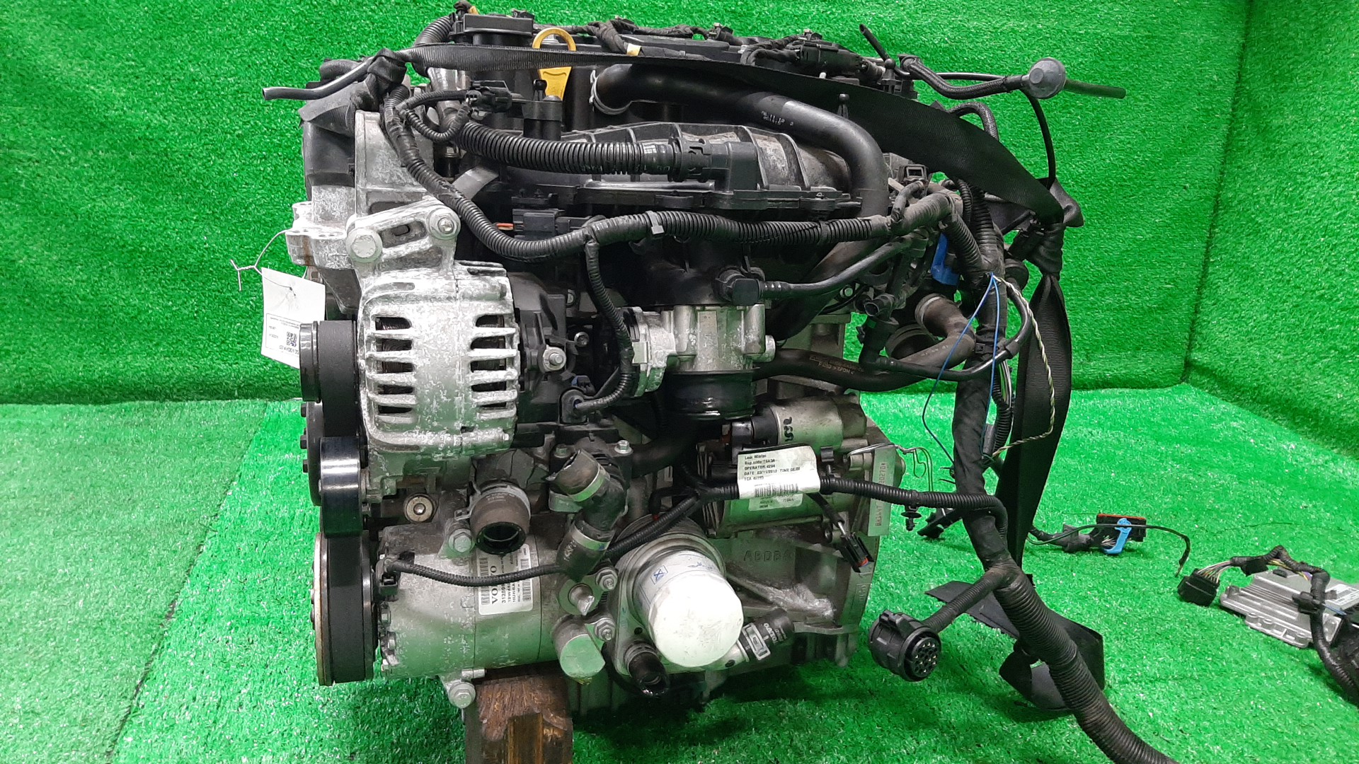 Двигатель VOLVO V60, S60, V40, V70, S80 FW48, FS48, MV48, BW48, AS B4164T 1120270 3 ракурс