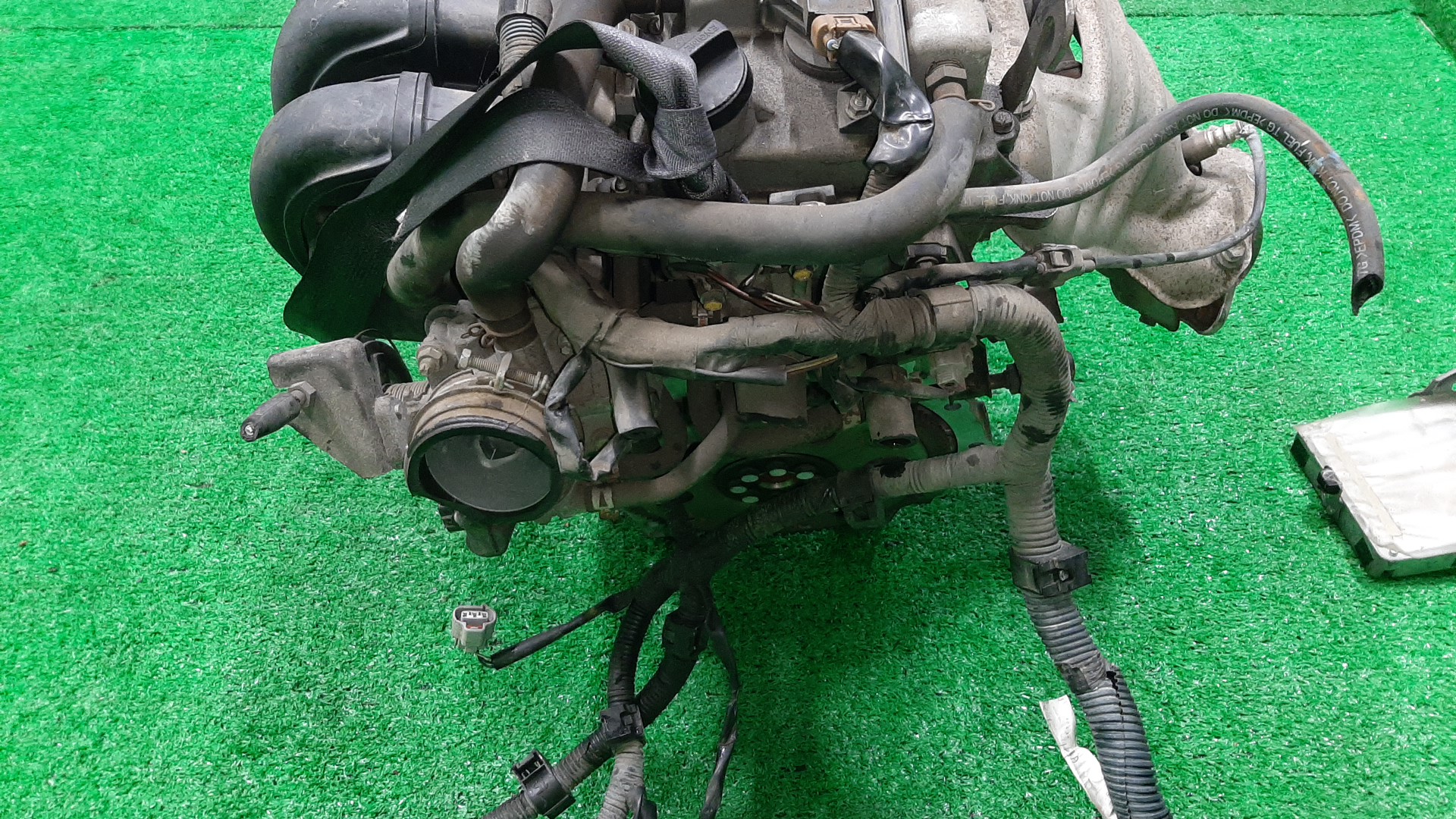 Двигатель TOYOTA COROLLA FIELDER ZZE122G 1ZZ-FE MEX 5 ракурс