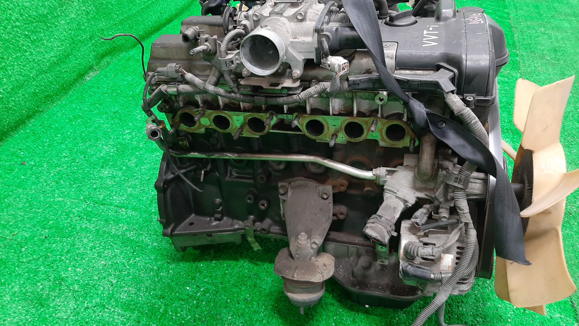 Двигатель TOYOTA PROGRES JCG11 2JZ-GE VVTI 4 ракурс