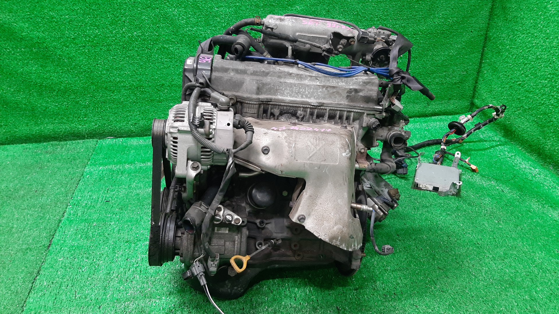 Двигатель TOYOTA CALDINA, CAMRY, CARINA, CORONA, CORONA EXIV, VISTA, CURREN, CARINA ED ST190G, SV30, SV40, ST190, ST180, ST200, ST208 4S-FE KAT 3 ракурс