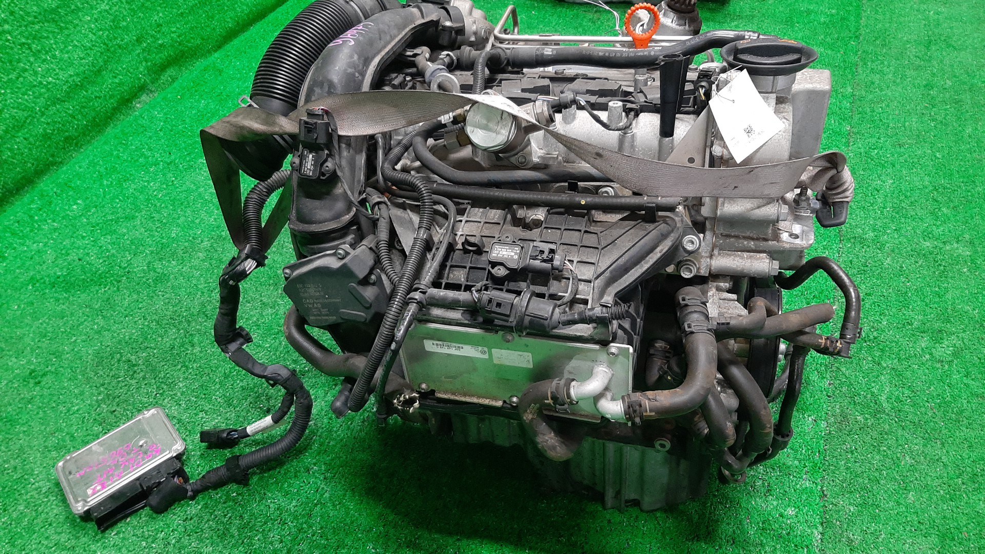 Двигатель AUDI GOLF, JETTA, GOLF PLUS, PASSAT, A1 1F, 5K1, MK6, MK5, 1K5, 1K1, A5, 1K2, 5M1, 3CCAX, 3C2, 3C, B6, 3C5, 362, 365, B7, 8X1 CAXA, CAX C05755 4 ракурс