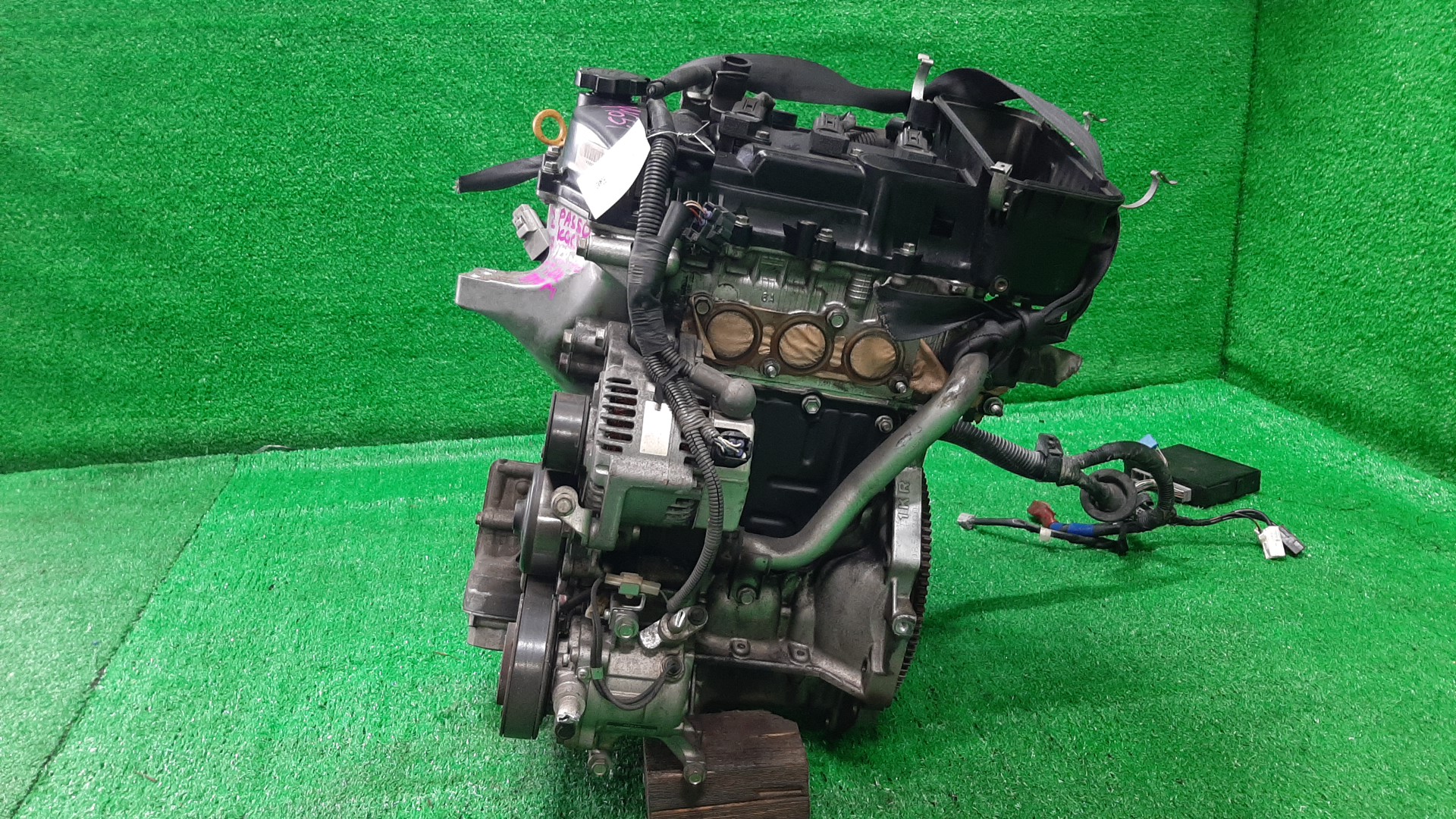 Двигатель TOYOTA PASSO, BOON KGC15, KGC10, M310S, M300S 1KR-FE 0852300 3 ракурс