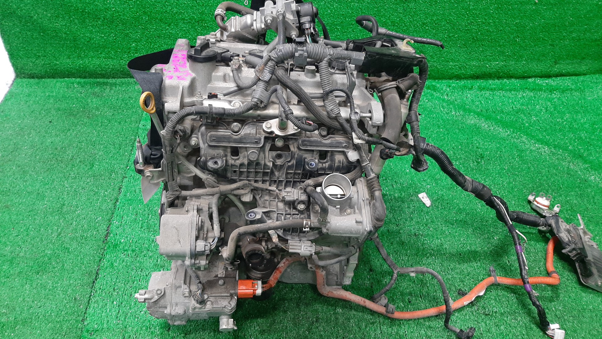 Двигатель TOYOTA AQUA NHP10 1NZ-FXE 7433991 3 ракурс Двигатель TOYOTA AQUA NHP10 1NZ-FXE 7433991 3 ракурс