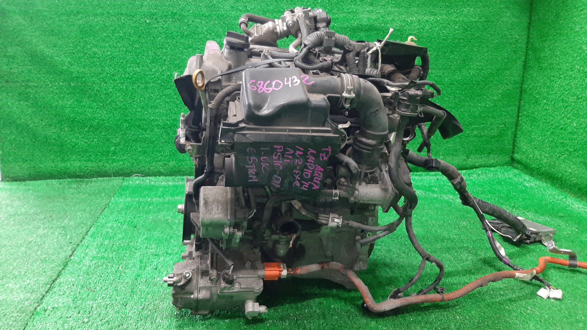 Двигатель TOYOTA AQUA NHP10 1NZ-FXE 6860432 3 ракурс Двигатель TOYOTA AQUA NHP10 1NZ-FXE 6860432 3 ракурс