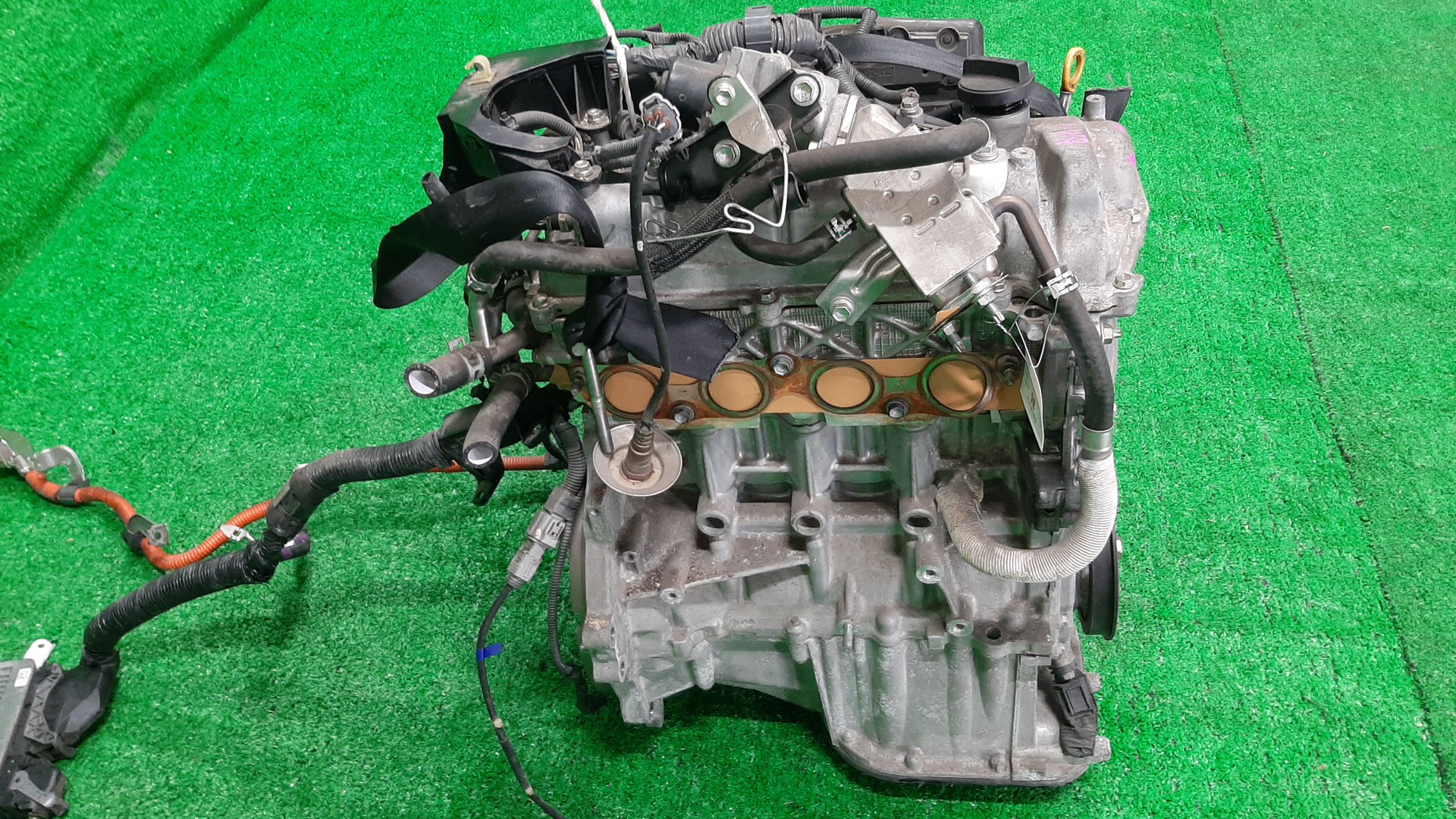 Двигатель TOYOTA AQUA NHP10 1NZ-FXE 6860432 4 ракурс Двигатель TOYOTA AQUA NHP10 1NZ-FXE 6860432 4 ракурс