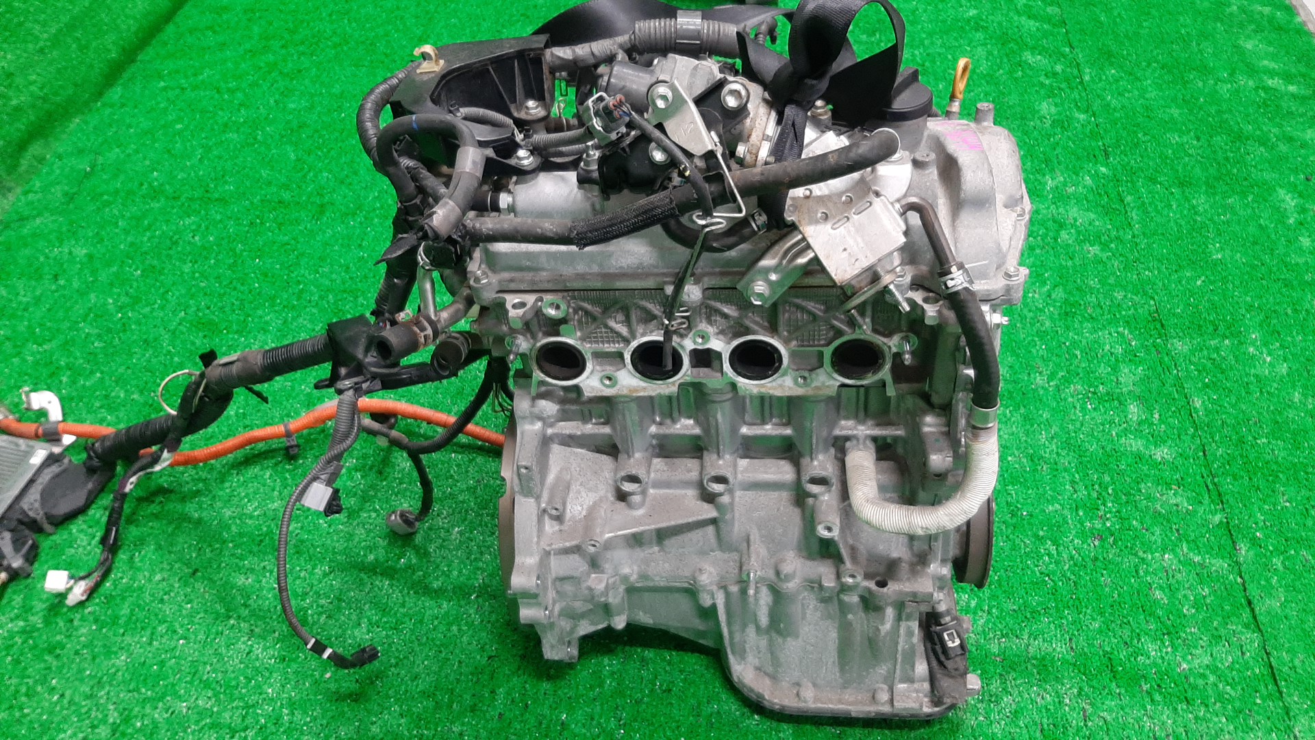 Двигатель TOYOTA AQUA NHP10 1NZ-FXE 6113355 4 ракурс Двигатель TOYOTA AQUA NHP10 1NZ-FXE 6113355 4 ракурс