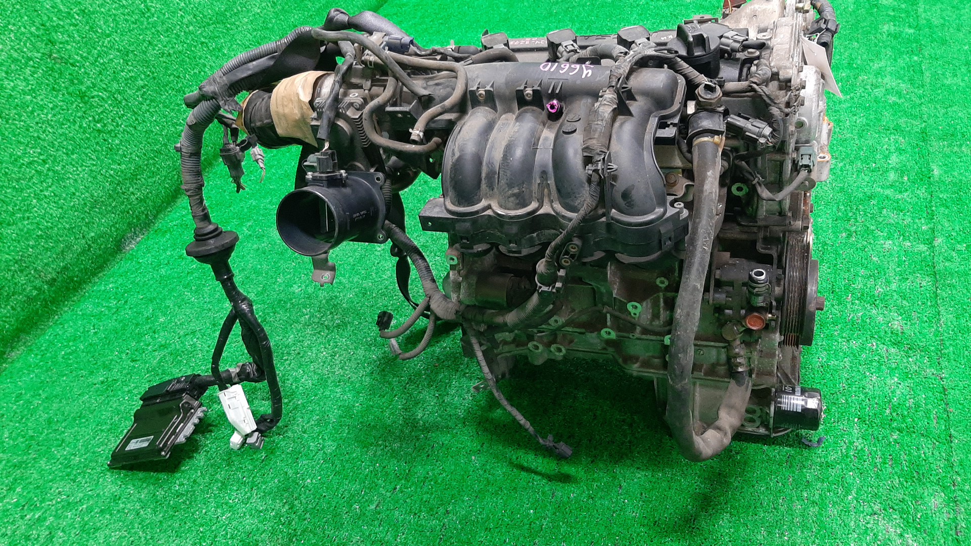 Двигатель NISSAN SERENA TC24 QR20DE PLASTIC 4 ракурс