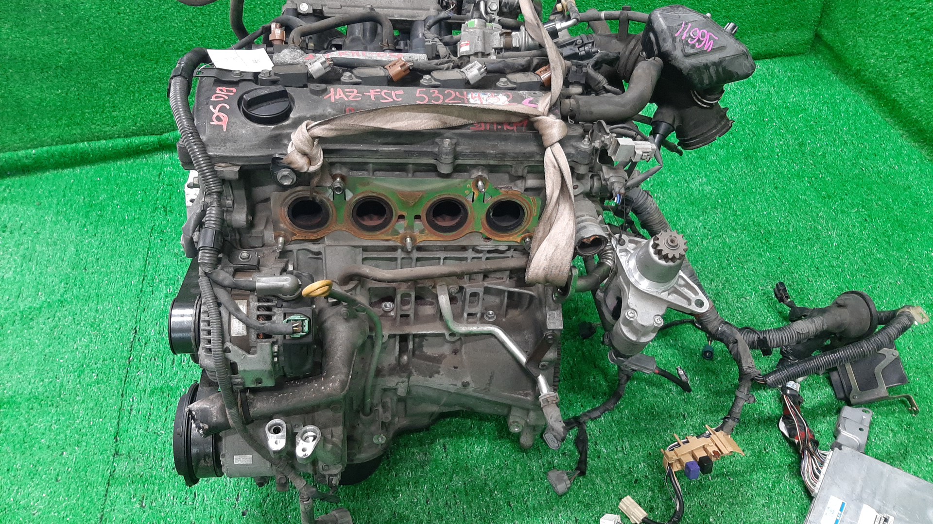 Двигатель TOYOTA NOAH, VOXY AZR60G 1AZ-FSE 5324432 3 ракурс