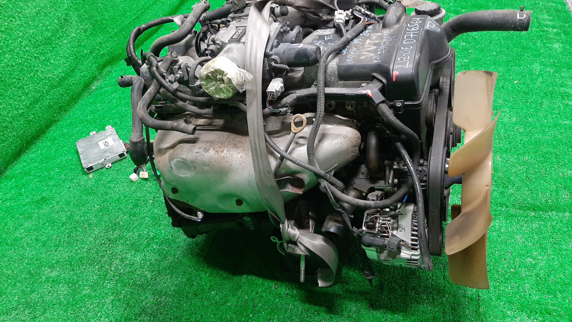 Двигатель TOYOTA CROWN JZS157 2JZ-GE VVTI 4 ракурс
