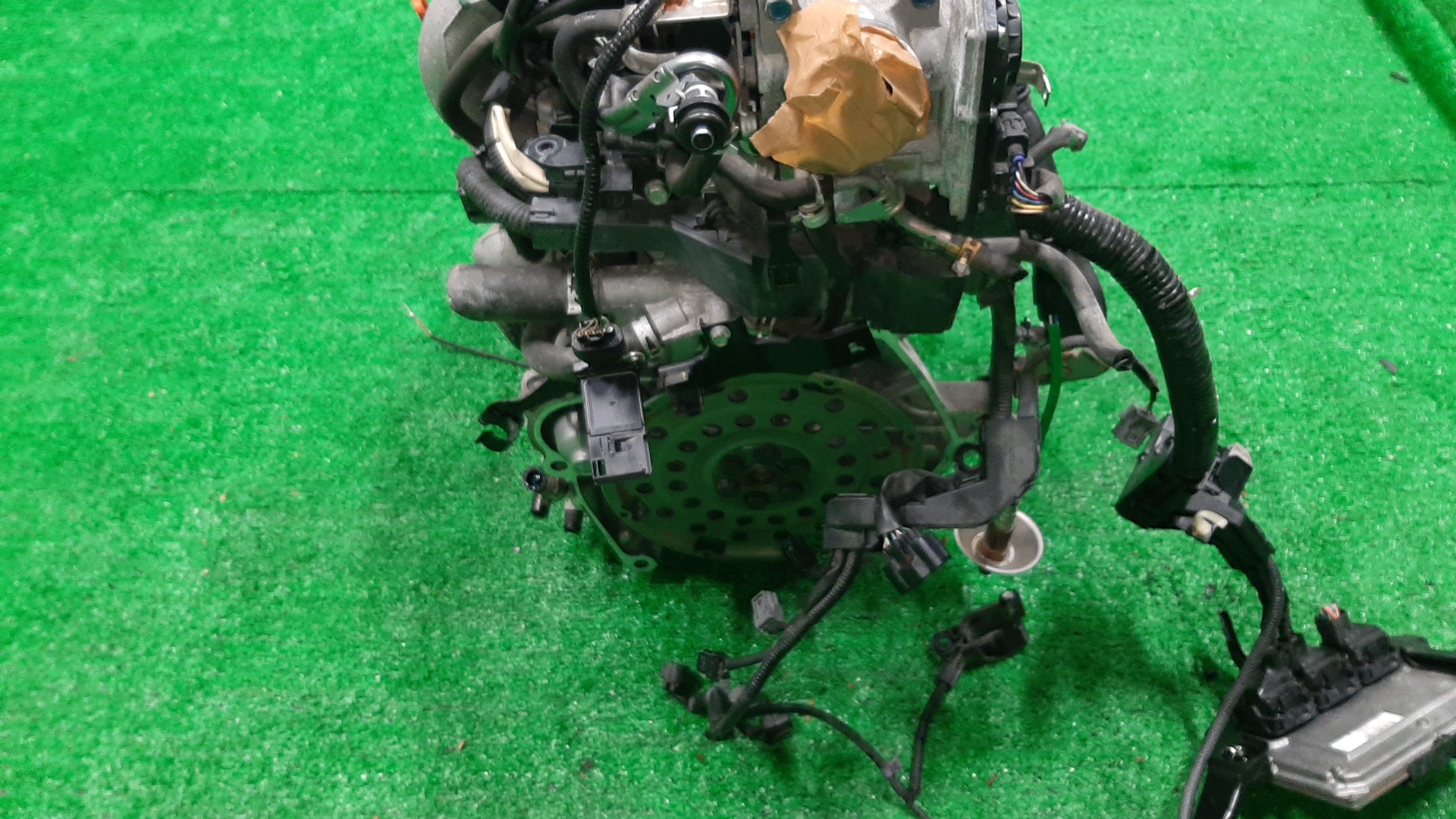 Двигатель HONDA FIT GE8 L15A 2MOD 5 ракурс